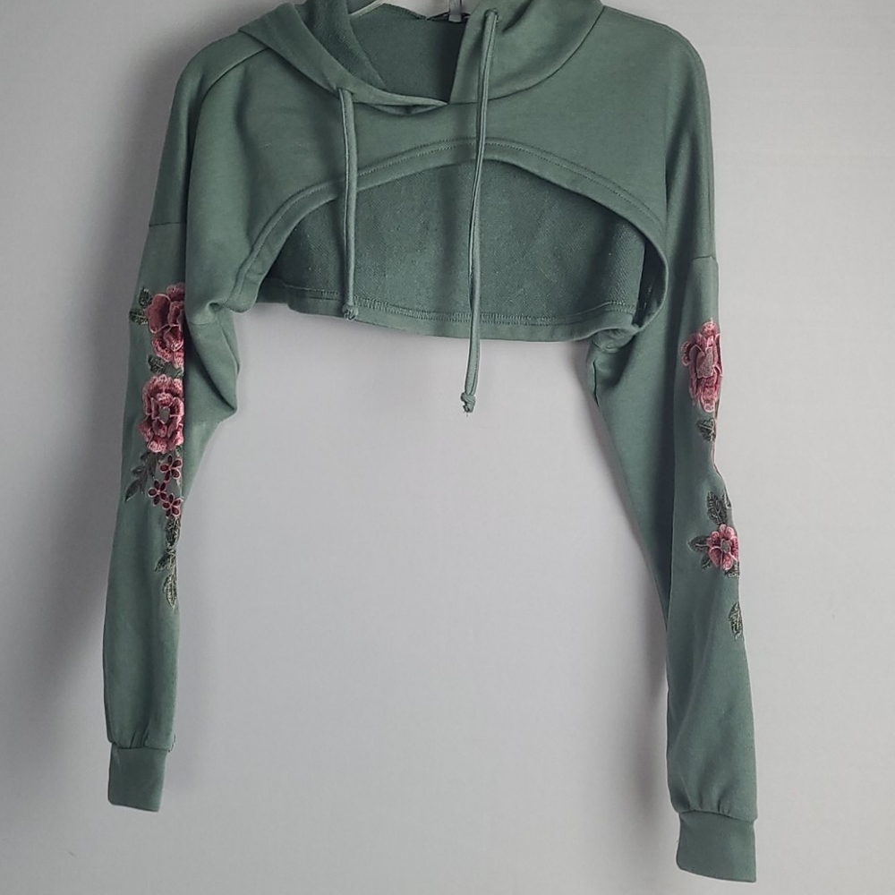 CHARLOTTE RUSSE CROP TOP WITH  HOODIE MINT EMBROIDERY LONG SLEEVE XS